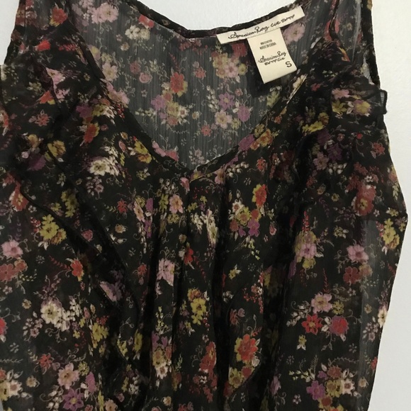 American Rags Floral Top - Picture 2 of 3